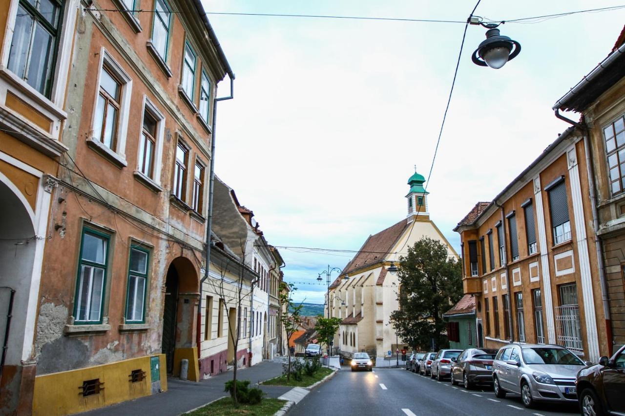 Historical House Apartment Sibiu Bagian luar foto